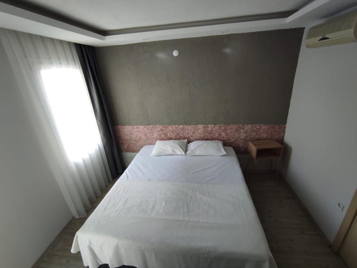 1989 Hotel Sebat Çeşme Zewnętrze zdjęcie